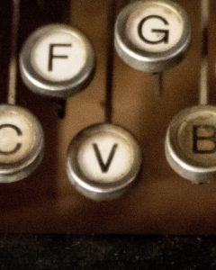 Typewriter Image – V Vikki Visvis
